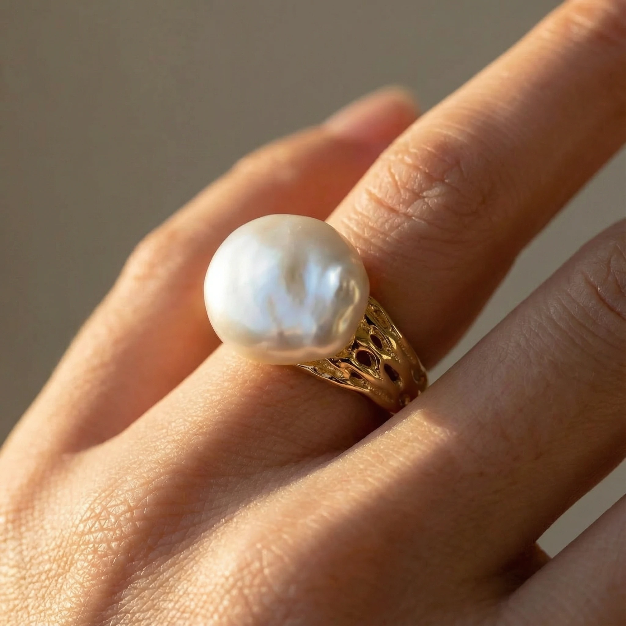 Baroque Ring – 925 Silber vergoldet , Süßwasserperle